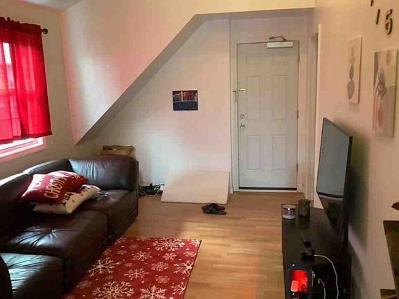 5th image of 453 Fulton St