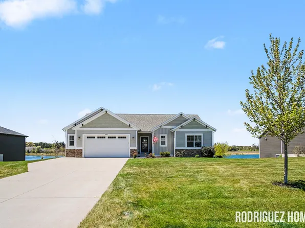 9361 Shoreway Dr, West Olive, MI 49460