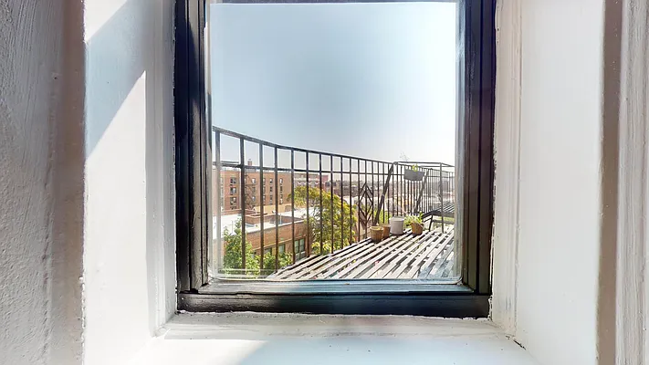 Rented by Bond New York | media 6