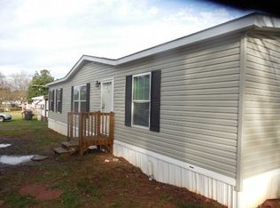 35 Totteridge Dr, Wellford, SC 29385