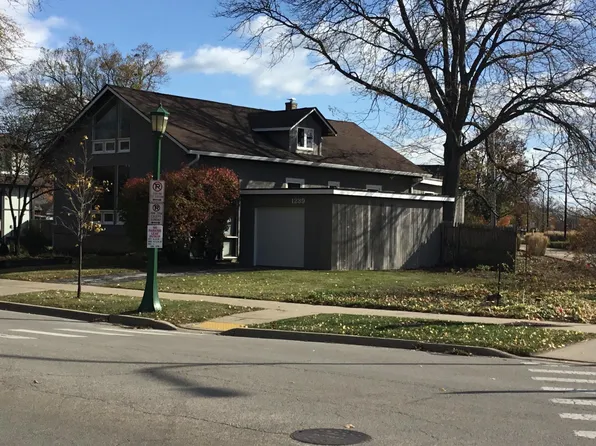 1239 Lake Ave, Wilmette, IL 60091
