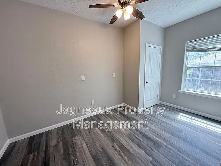 816 Shady Ln — Photo 14