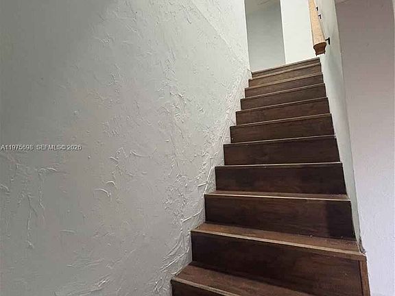 5th image of 3600 SW 32nd Ave