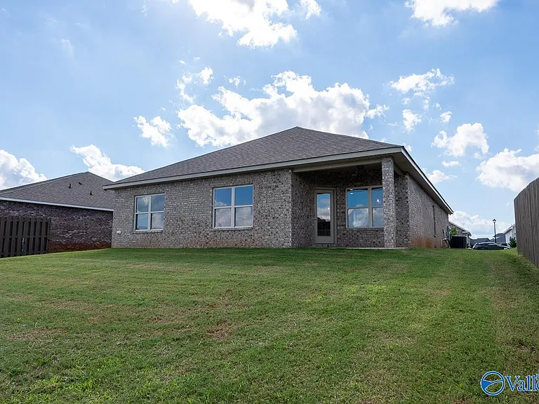 106 Elaina Grey Ct — Photo 21