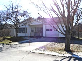 804 Canal Dr, Pine Grove, PA 17963