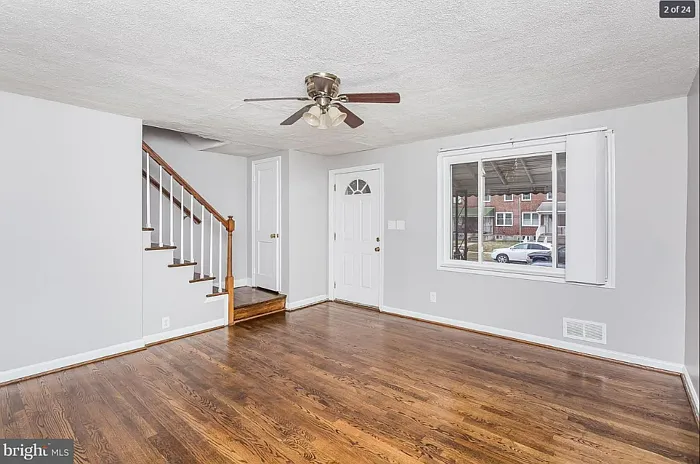 7457 Lawrence Rd — Photo 3