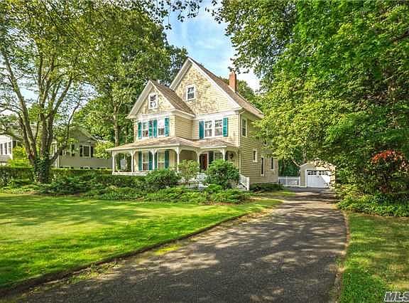 2nd image of 106 Bayport Ave