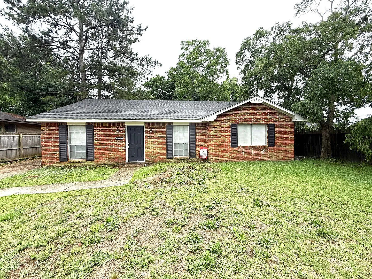 "Special Pricing Now Available" ** off the first full months rent with a 13-month lease. — Photo 1