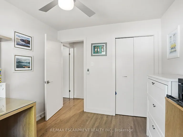 570 Rosedale Cres — Photo 23