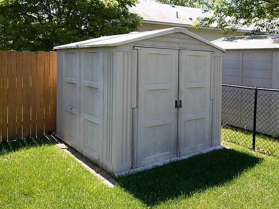 5th image of 5111 92nd Cres N