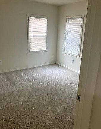 4th image of 7800 SE Otty St