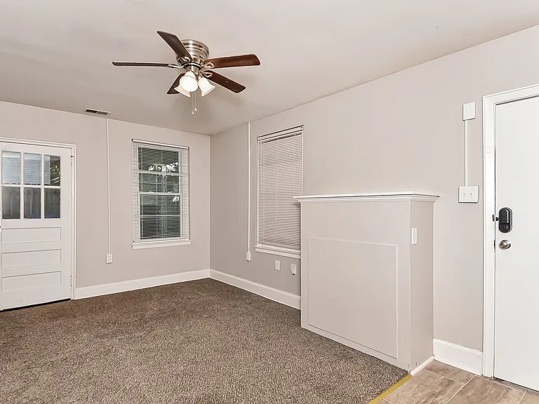 5111_019_living_room_13383207.jpg