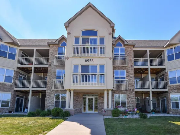 6955 S Riverwood BOULEVARD #211, Franklin, WI 53132