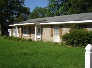 315 S Claxton Ave, Claxton, GA 30417