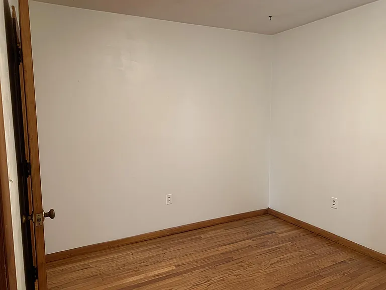 411 N Hillsdale Dr — Photo 23