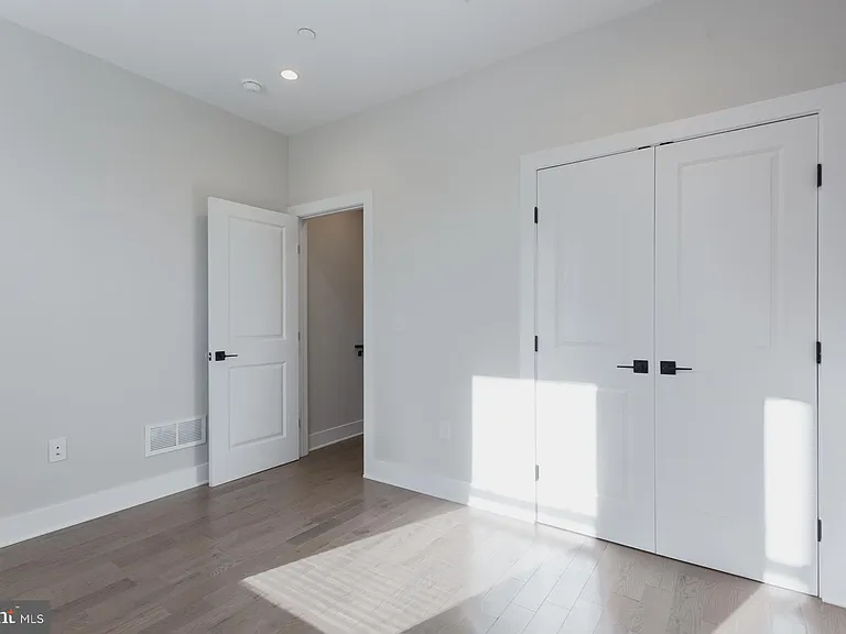 5126 Malcolm St — Photo 7