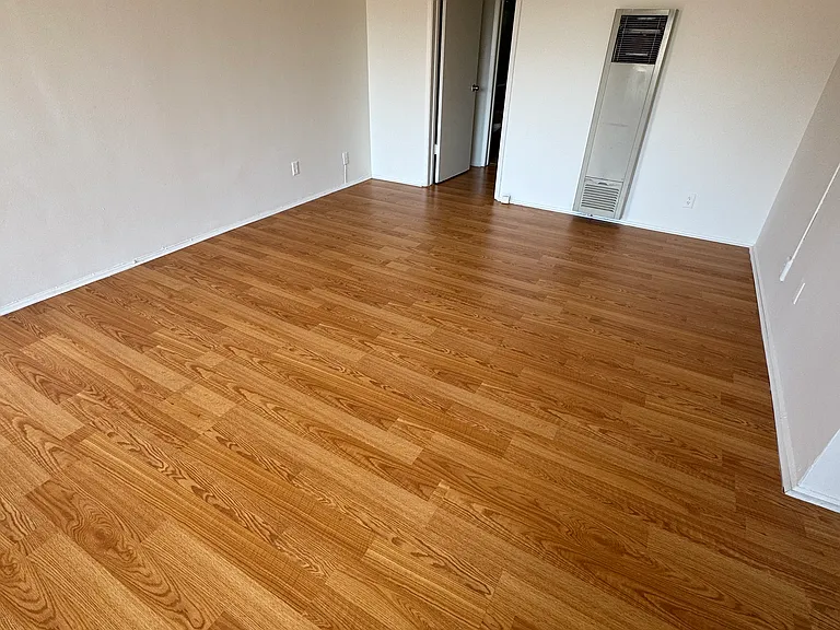 4408 Russell Ave #6 — Photo 2