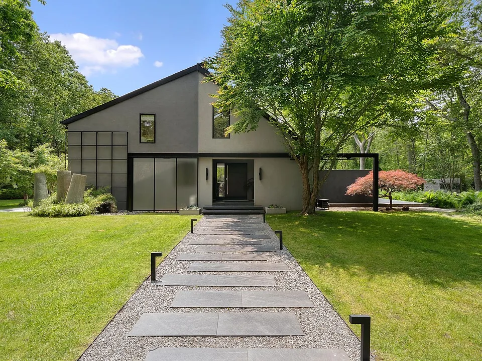 19 Georgica Woods Ln