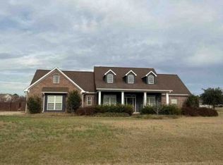 255 Williams Pl, Columbus, MS 39702
