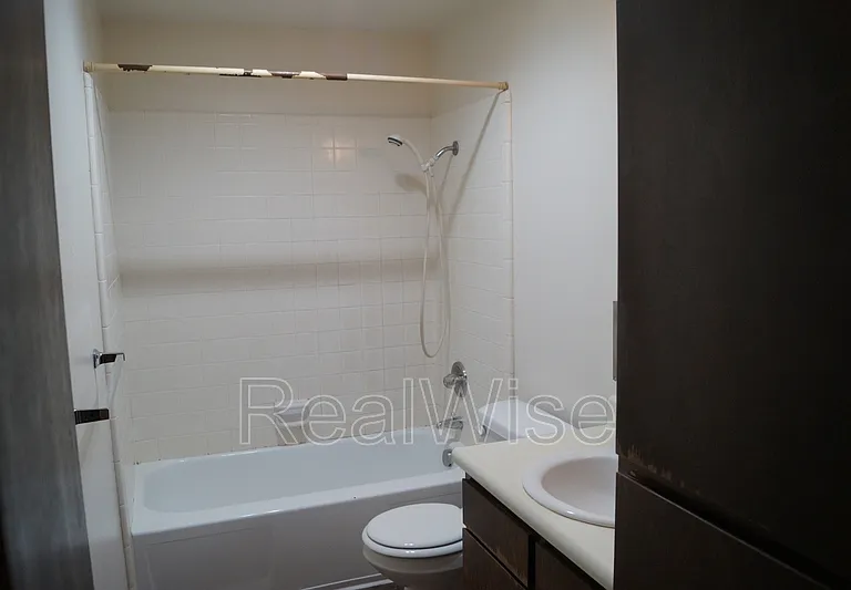 1007 NW C St #B — Photo 18