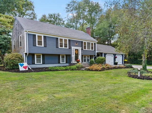 10 Fox Hill Dr, Bridgewater, MA 02324