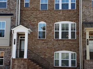 621 Sunset Park Dr, Suwanee, GA 30024