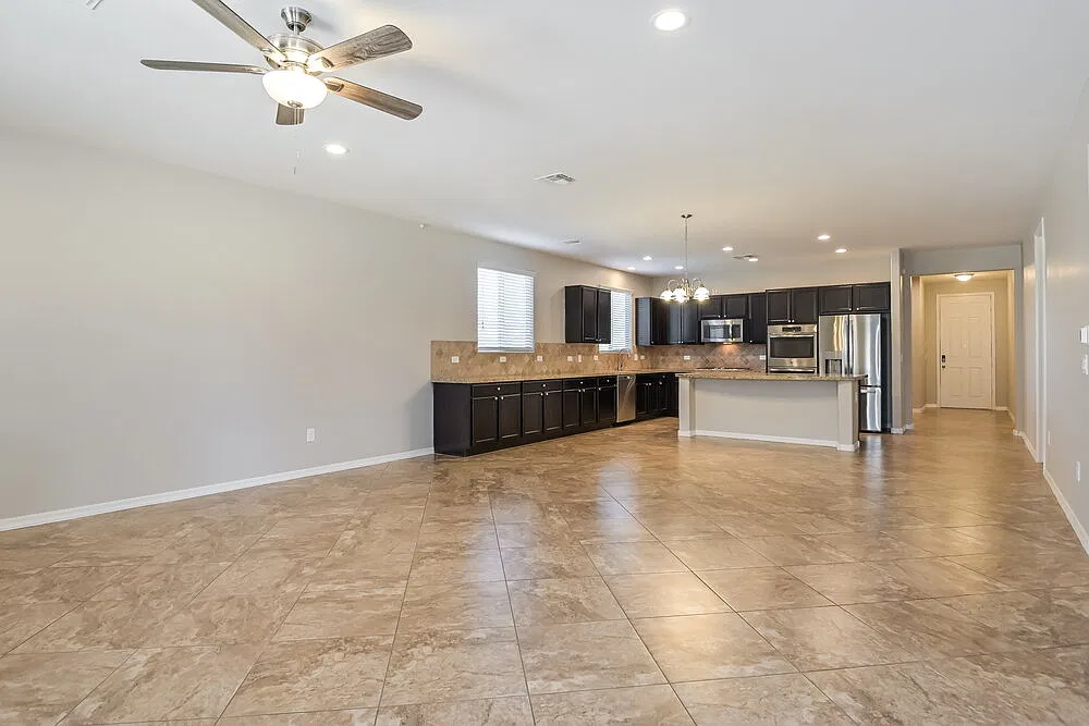 3 bed, 2.5 bath, 2150 sqft, $2,360 — Photo 4