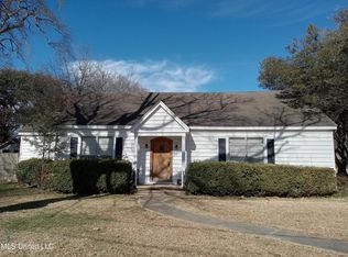 500 W Augusta St, Indianola, MS 38751