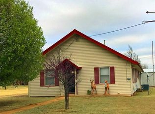 621 N 12th St, Thomas, OK 73669