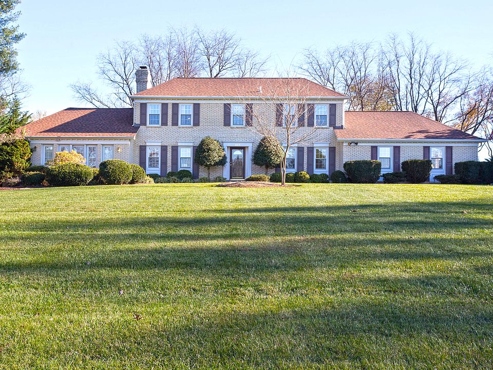 1st image of 4015 Latham Dr