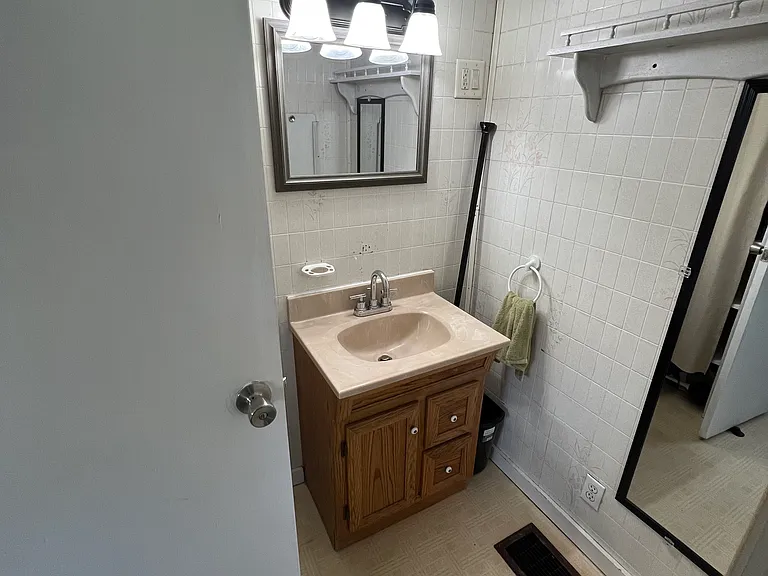 115 Cram St — Photo 7