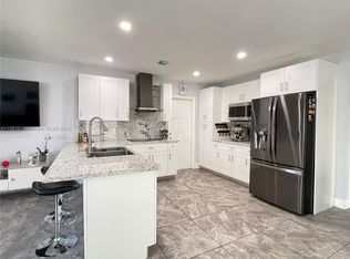 646 SW 5th Ct, Hallandale, FL 33009