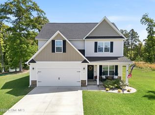 121 Starkey Creek Dr, Peletier, NC 28584