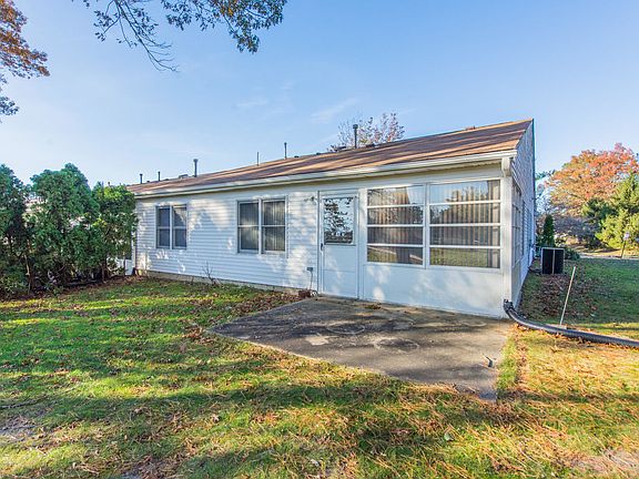 2nd image of 232 Martine Way
