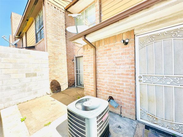 8901 S Braeswood Blvd APT 208, Houston, TX 77074