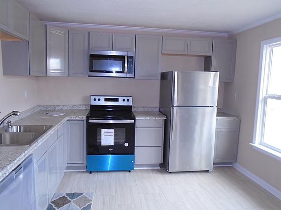 3rd image of 1522 Corum Dr
