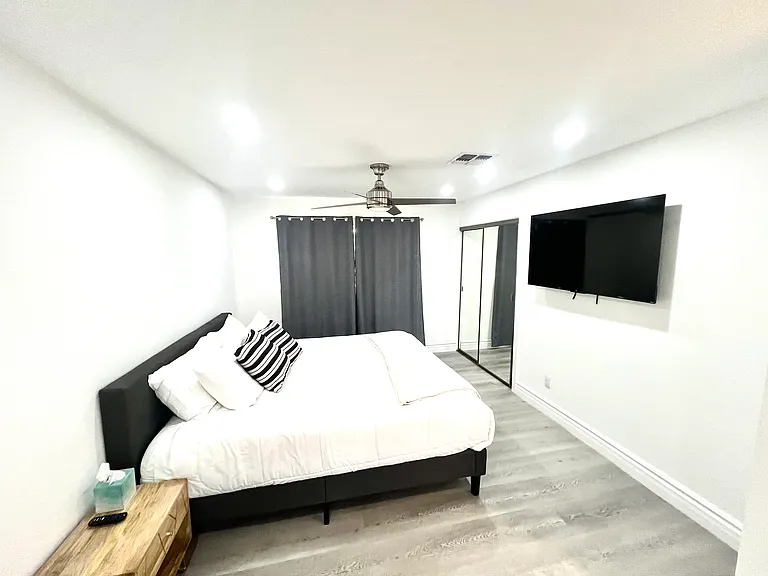 8201 E Mitchell Dr — Photo 24