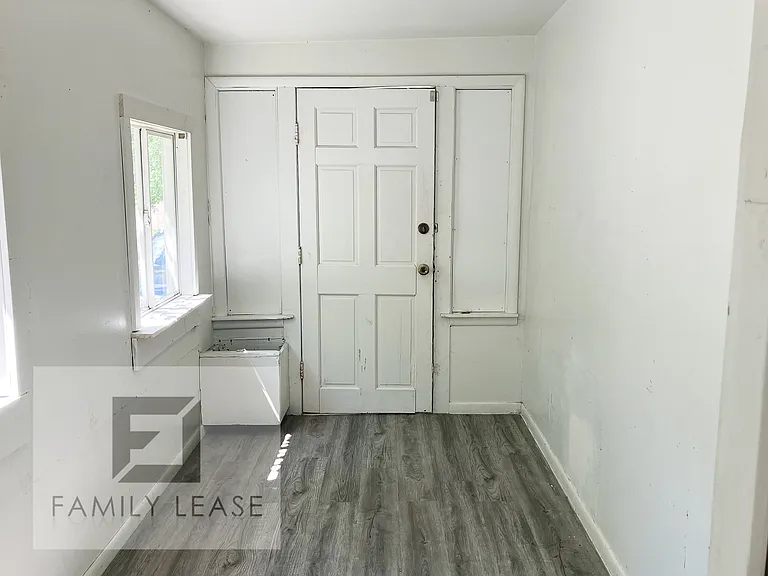 923 W Marietta St — Photo 3