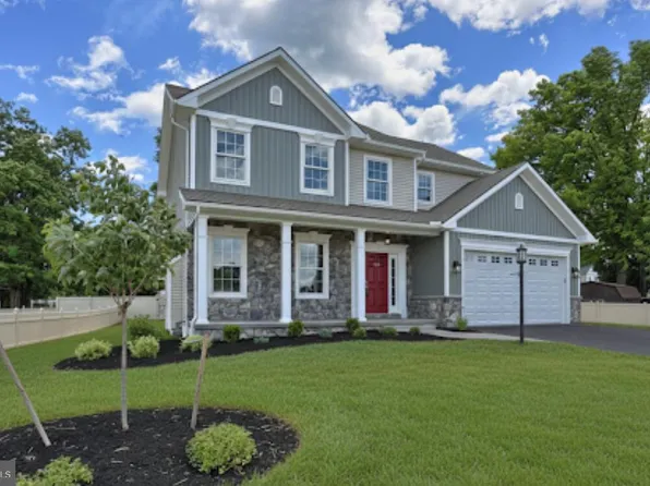 1 Rolling Meadow Rd, Lebanon, PA 17046