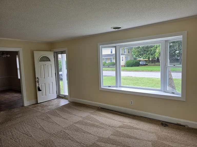 511 E Lincoln Ave — Photo 3