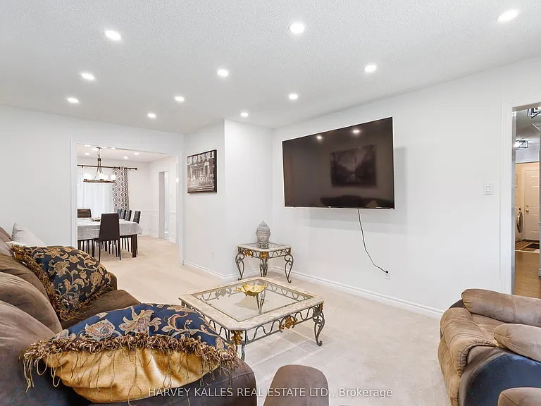 223 Sunnyside Dr — Photo 11