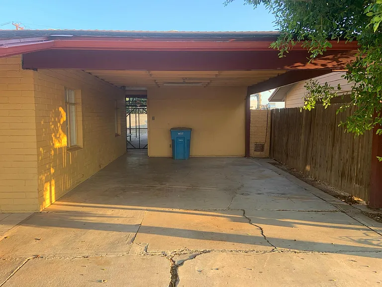 1735 W Fairmount Ave — Photo 15