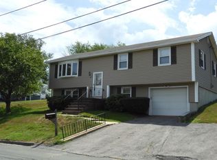 4 Lantern Ln, Methuen, MA 01844