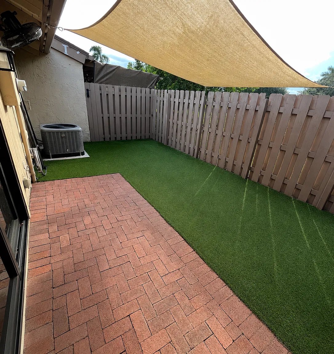 2 bed, 817 sqft, $2,400 — Photo 2