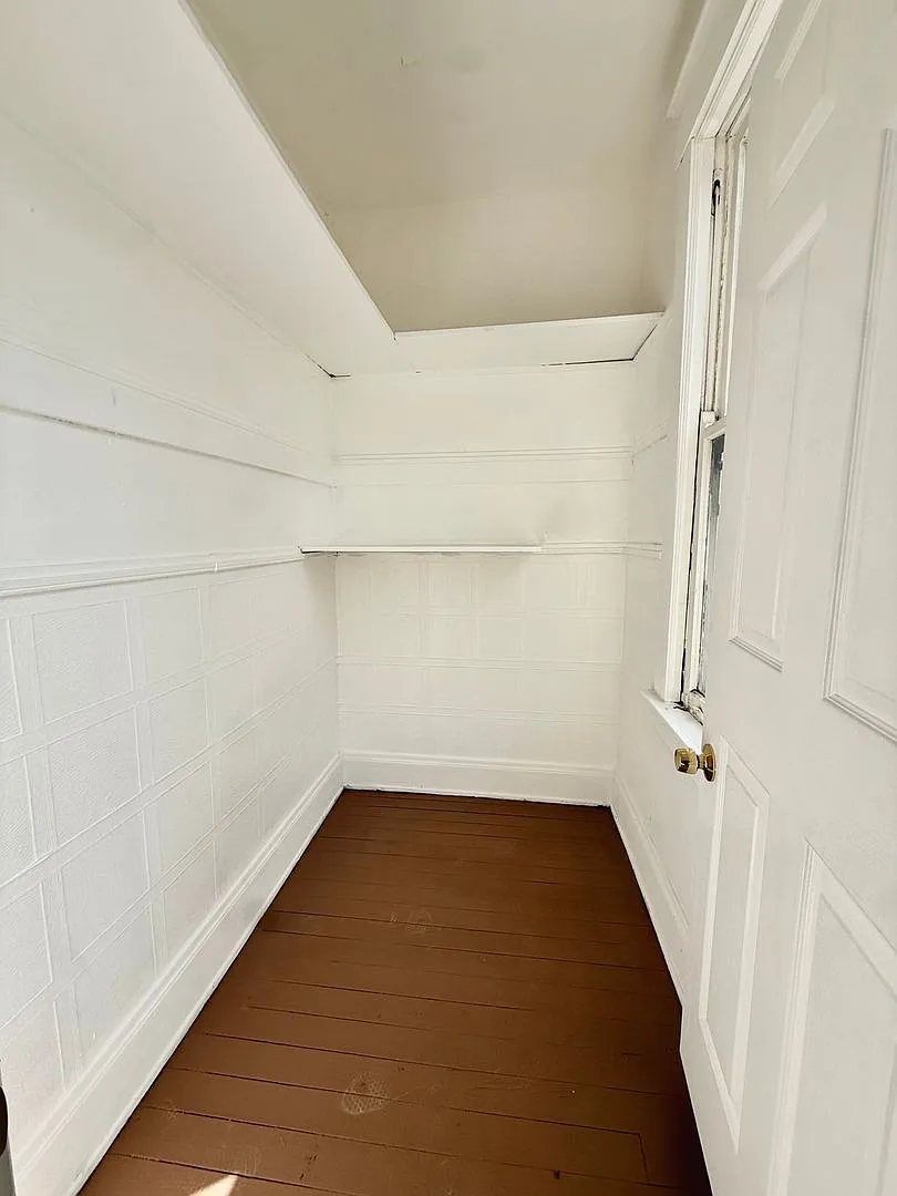 1 bed, 1.0 bath, $1,045 — Photo 4