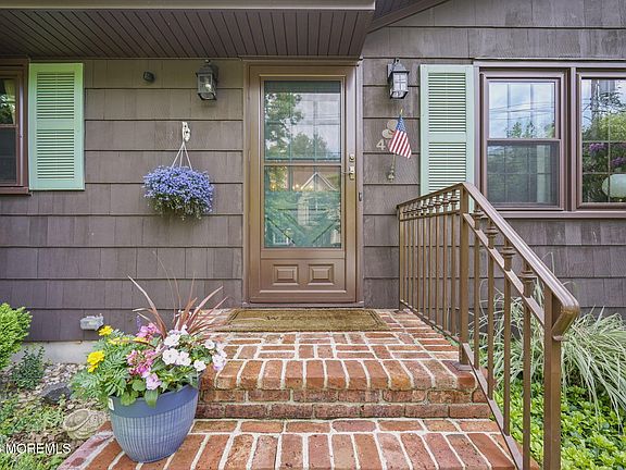 3rd image of 404 Westwood Place