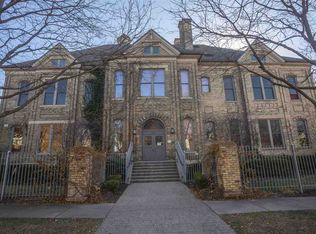 1105 N Court St APT 204, Rockford, IL