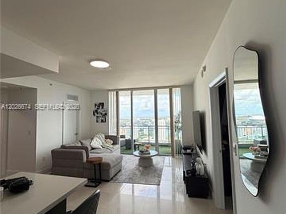 4th image of 90 SW 3rd St APT 4006