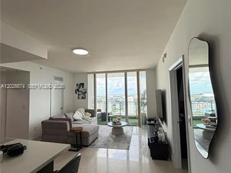 90 SW 3rd St #4006 — Photo 4