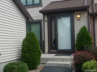 203 Charlesgate Cir, East Amherst, NY 14051